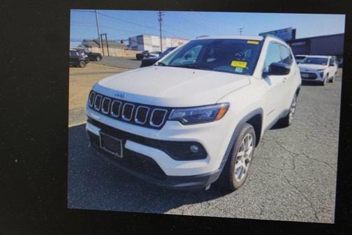 2022 Jeep Compass Latitude Lux