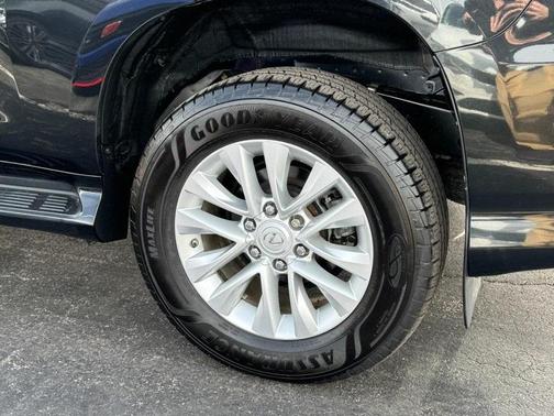 2023 Lexus GX 460 Base