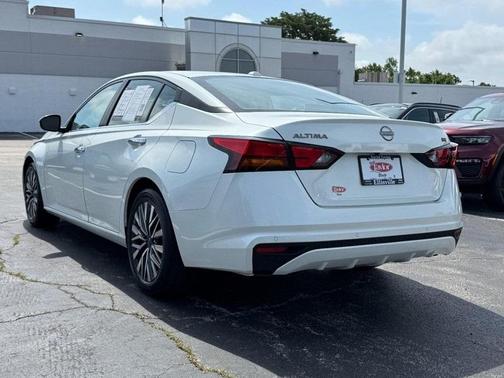 2023 Nissan Altima 2.5 SV