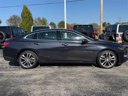 2022 Chevrolet Malibu LT