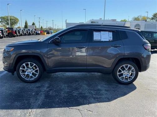 2022 Jeep Compass Latitude Lux