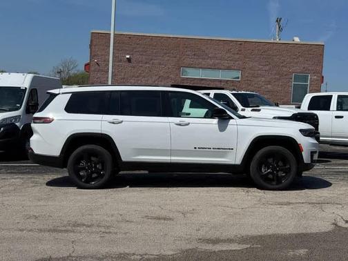 2025 Jeep Grand Cherokee L Laredo