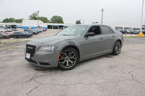 2018 Chrysler 300 Touring