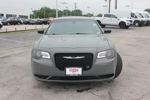 2018 Chrysler 300 Touring
