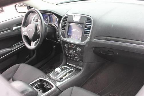 2018 Chrysler 300 Touring