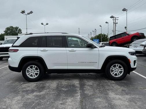 2023 Jeep Grand Cherokee Laredo