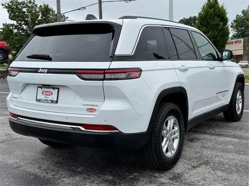 2023 Jeep Grand Cherokee Laredo