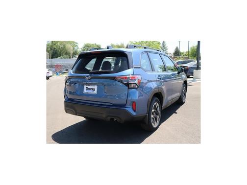 2025 Subaru Forester Base