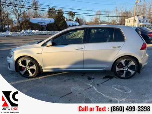 2017 Volkswagen Golf GTI 2.0T SE 4-Door