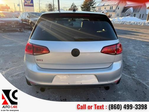 2017 Volkswagen Golf GTI 2.0T SE 4-Door