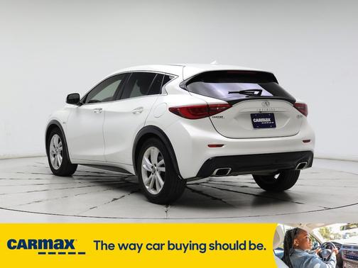 2017 INFINITI QX30