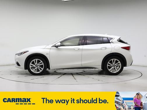 2017 INFINITI QX30