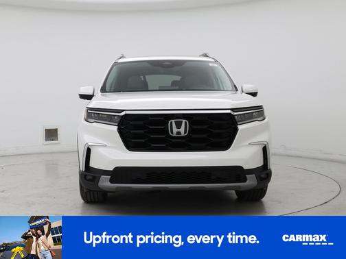 White 2023 Honda Pilot Elite