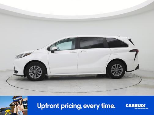 2024 Toyota Sienna LE