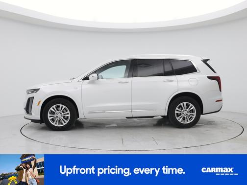 White 2024 Cadillac XT6 Luxury