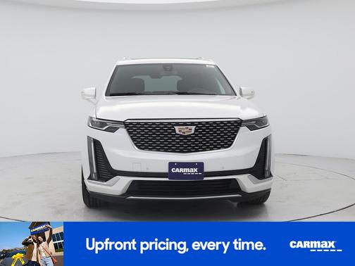 White 2024 Cadillac XT6 Luxury