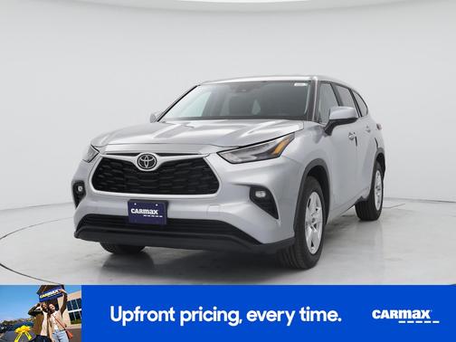 Silver 2023 Toyota Highlander LE