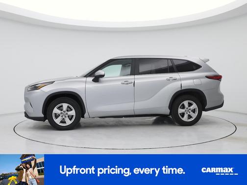 Silver 2023 Toyota Highlander LE