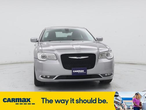 2017 Chrysler 300 Limited