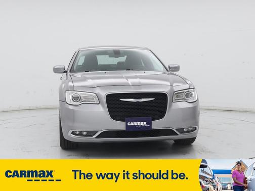 2017 Chrysler 300 Limited