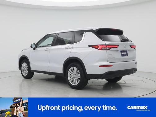 2023 Mitsubishi Outlander ES