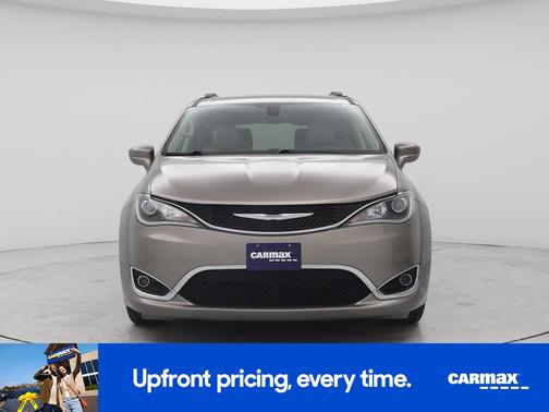 Gray 2017 Chrysler Pacifica Touring L-Plus