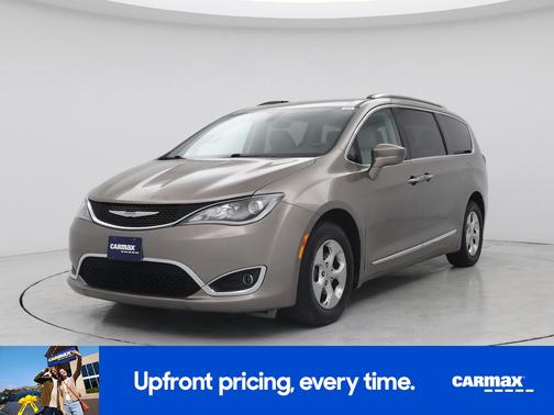 Gray 2017 Chrysler Pacifica Touring L-Plus