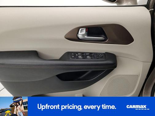 Gray 2017 Chrysler Pacifica Touring L-Plus
