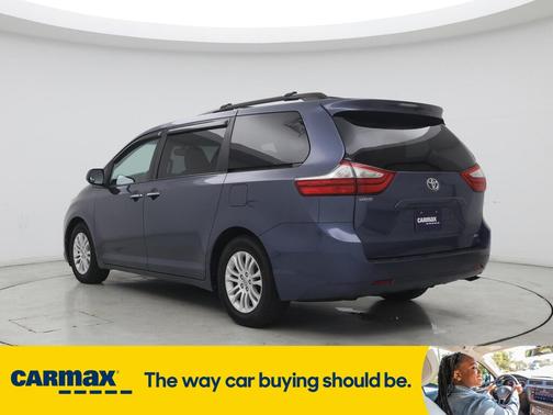 2017 Toyota Sienna XLE