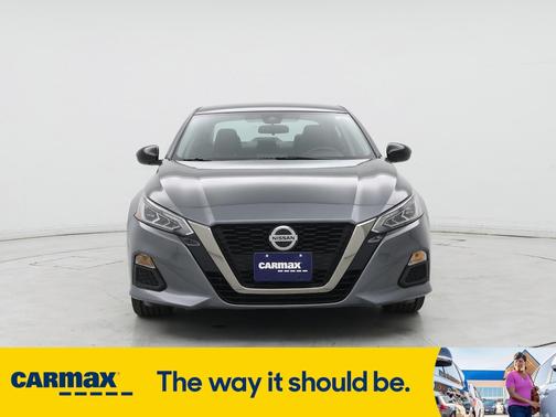 2022 Nissan Altima SR
