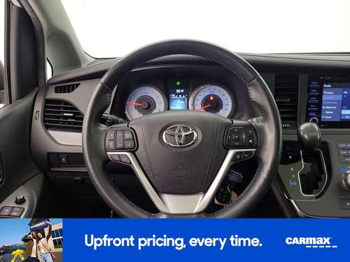 2019 Toyota Sienna SE