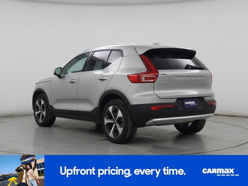 2025 Volvo XC40 B5 Plus Bright Theme