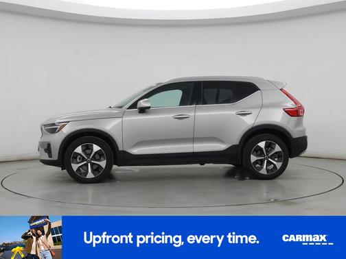 2025 Volvo XC40 B5 Plus Bright Theme