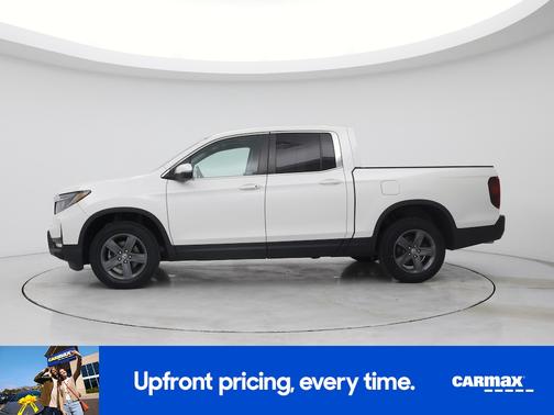 White 2023 Honda Ridgeline RTL