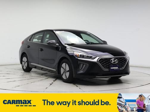 2022 Hyundai IONIQ Hybrid SE