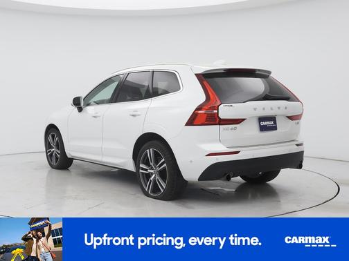 White 2018 Volvo XC60 T5 Momentum