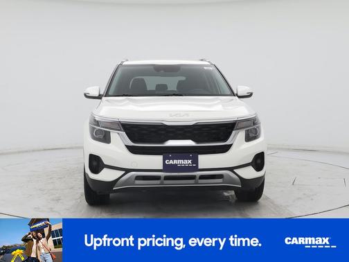White 2023 Kia Seltos S