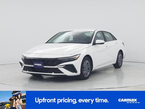 White 2024 Hyundai ELANTRA SEL