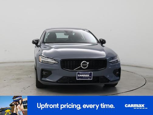 2024 Volvo S60 B5 Core Dark Theme