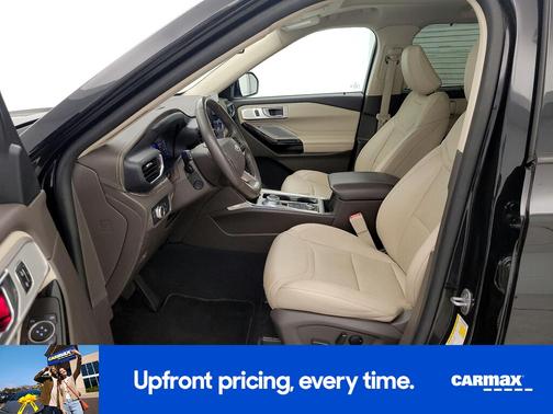 Black 2022 Ford Explorer Platinum