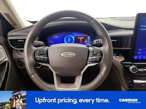 Black 2022 Ford Explorer Platinum