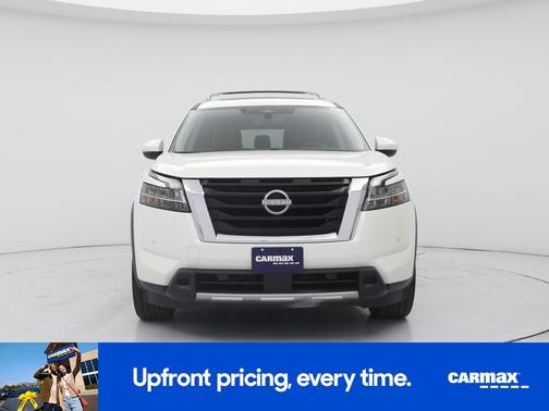 White 2023 Nissan Pathfinder Platinum