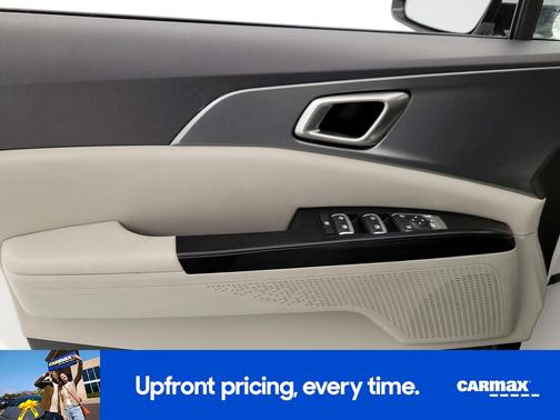 2024 Kia Carnival LX Seat Package