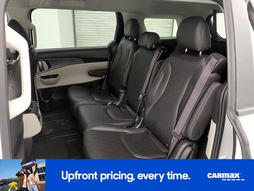2024 Kia Carnival LX Seat Package