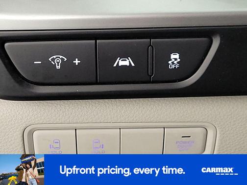 2024 Kia Carnival LX Seat Package