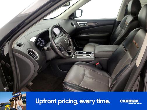 Black 2019 Nissan Pathfinder SL