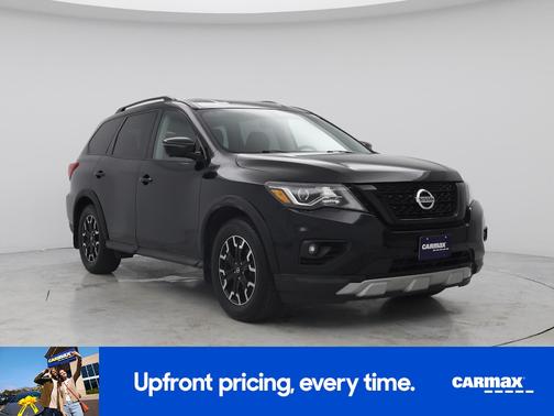 Black 2019 Nissan Pathfinder SL