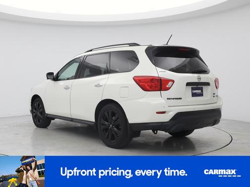 White 2018 Nissan Pathfinder SL