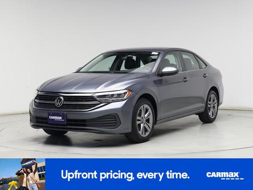 Gray 2022 Volkswagen Jetta SE