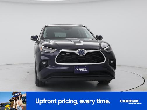 Blue 2023 Toyota Highlander Hybrid XLE